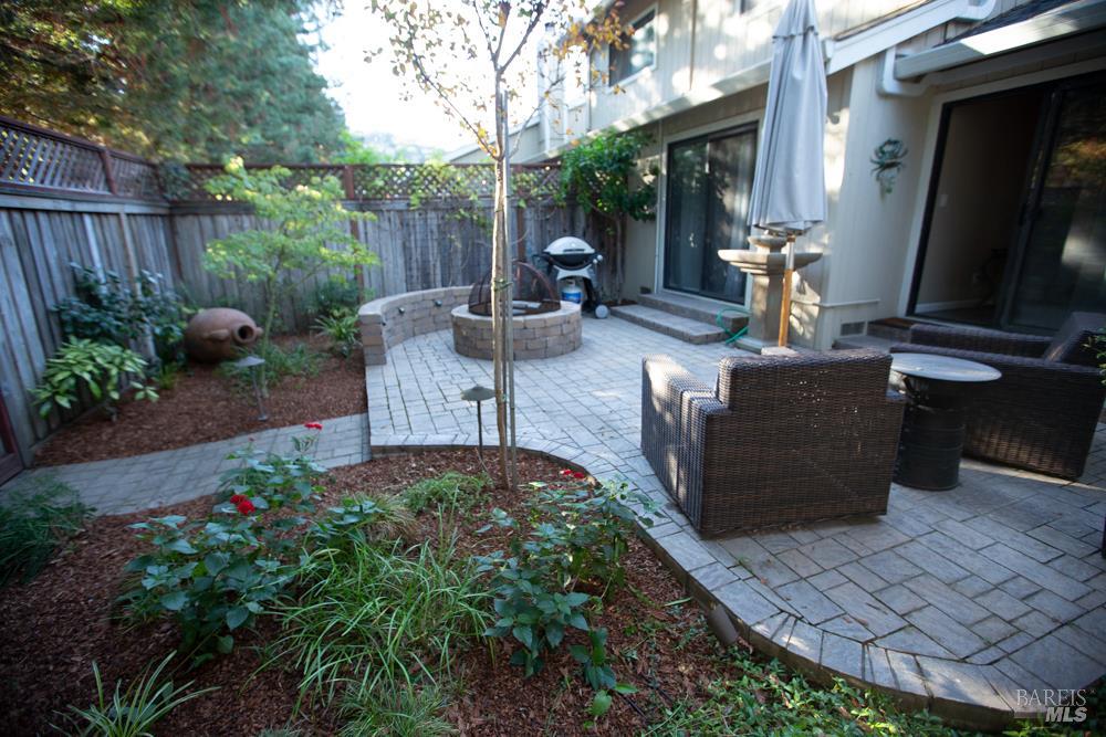 9 Vanessa Court W Napa CA 94558