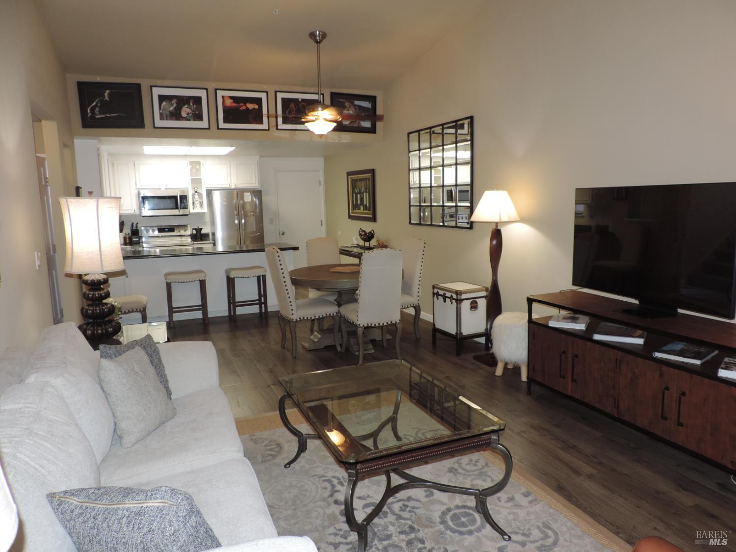 9 Vanessa Court W Napa CA 94558