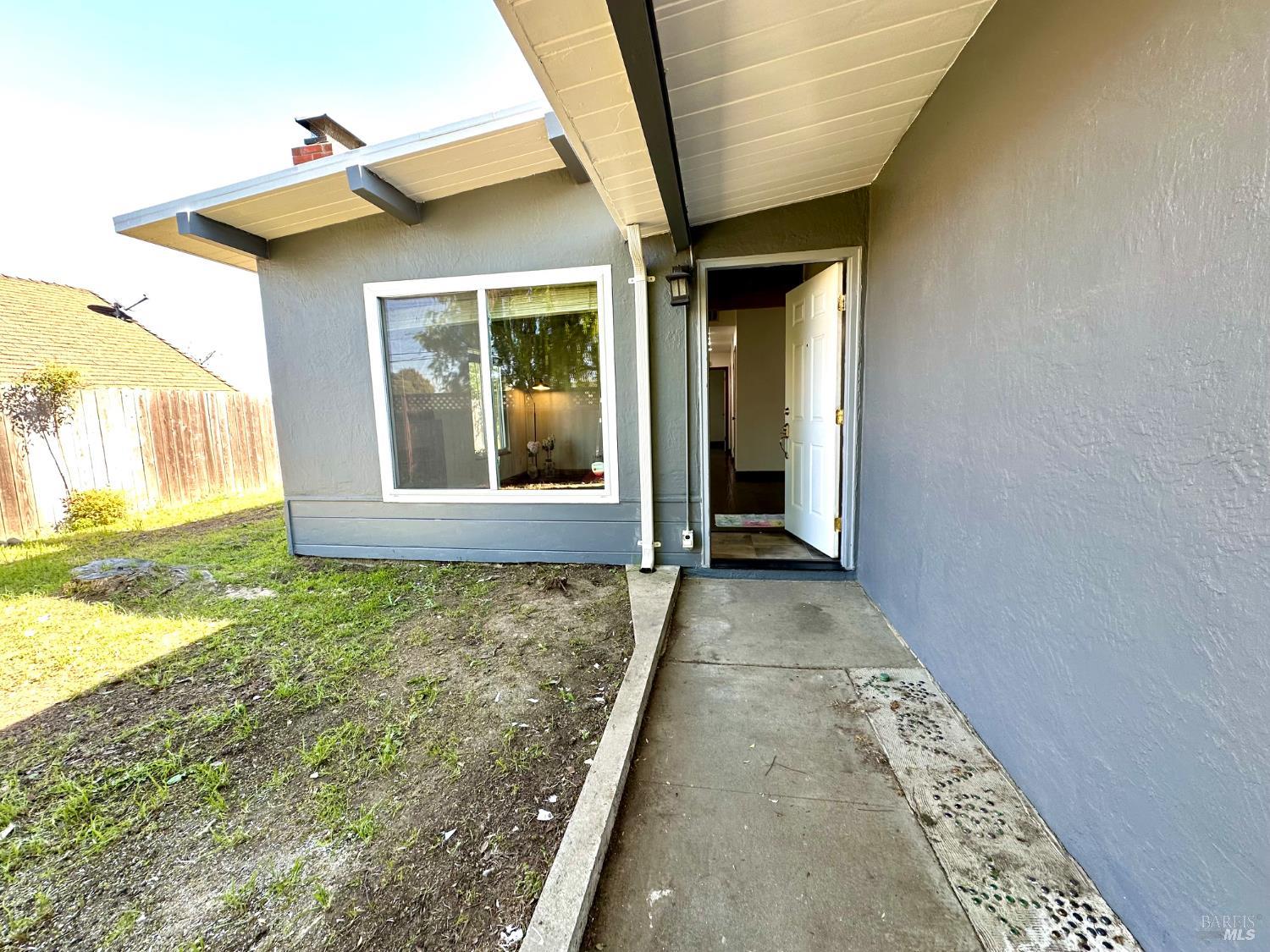 1111 Marionola Way Pinole CA 94564