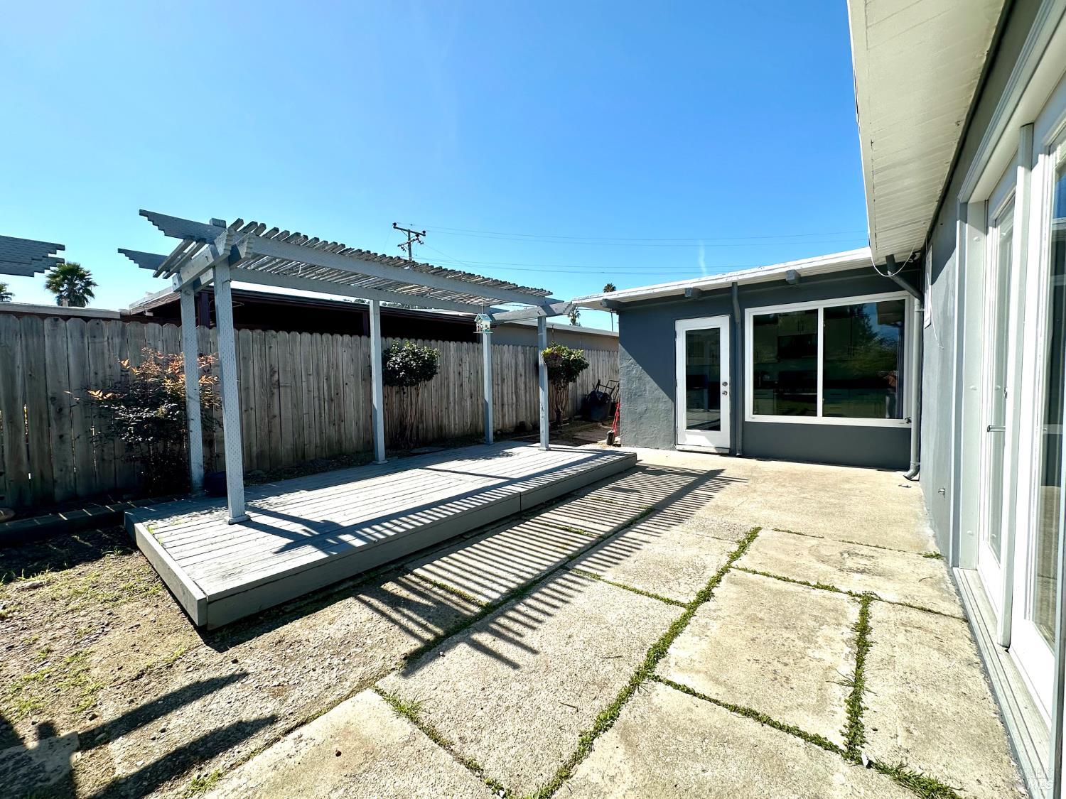 1111 Marionola Way Pinole CA 94564