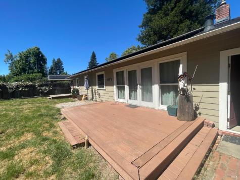 954 Norlee Street Sebastopol CA 95472