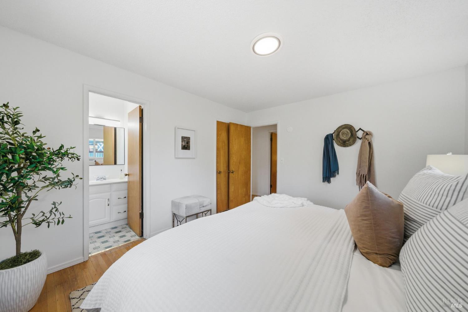 1121 Valley View Street St. Helena CA 94574