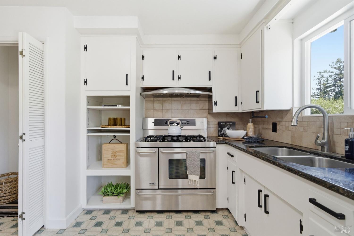1121 Valley View Street St. Helena CA 94574