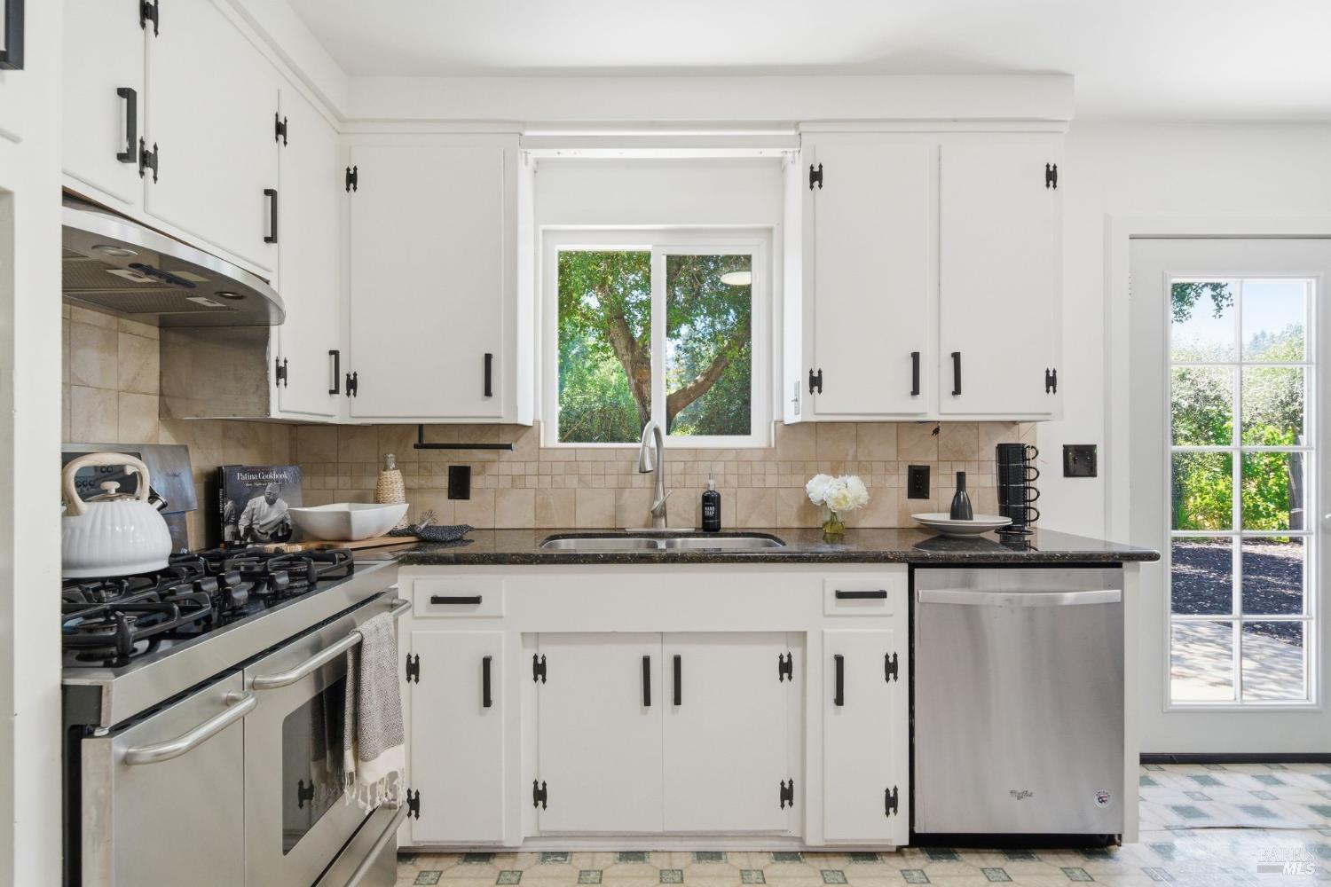 1121 Valley View Street St. Helena CA 94574