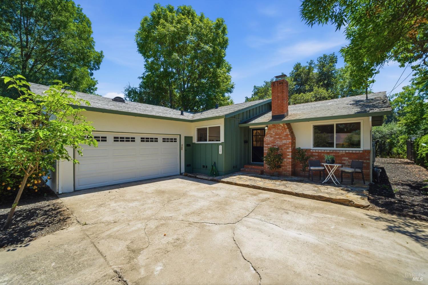 1121 Valley View Street St. Helena CA 94574