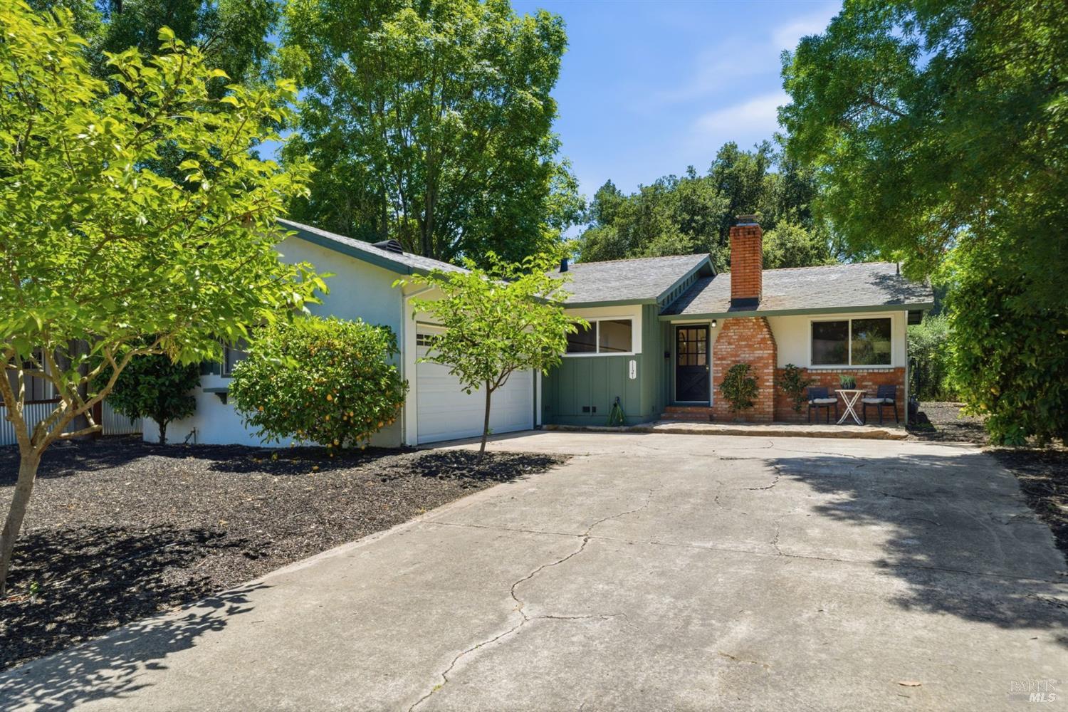 1121 Valley View Street St. Helena CA 94574