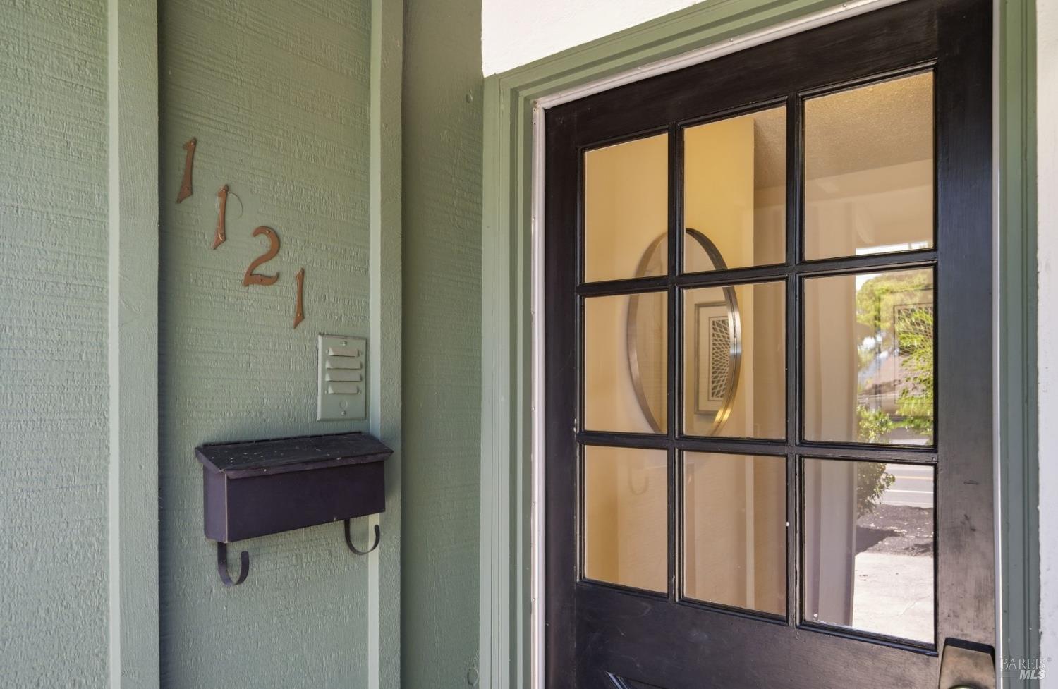 1121 Valley View Street St. Helena CA 94574