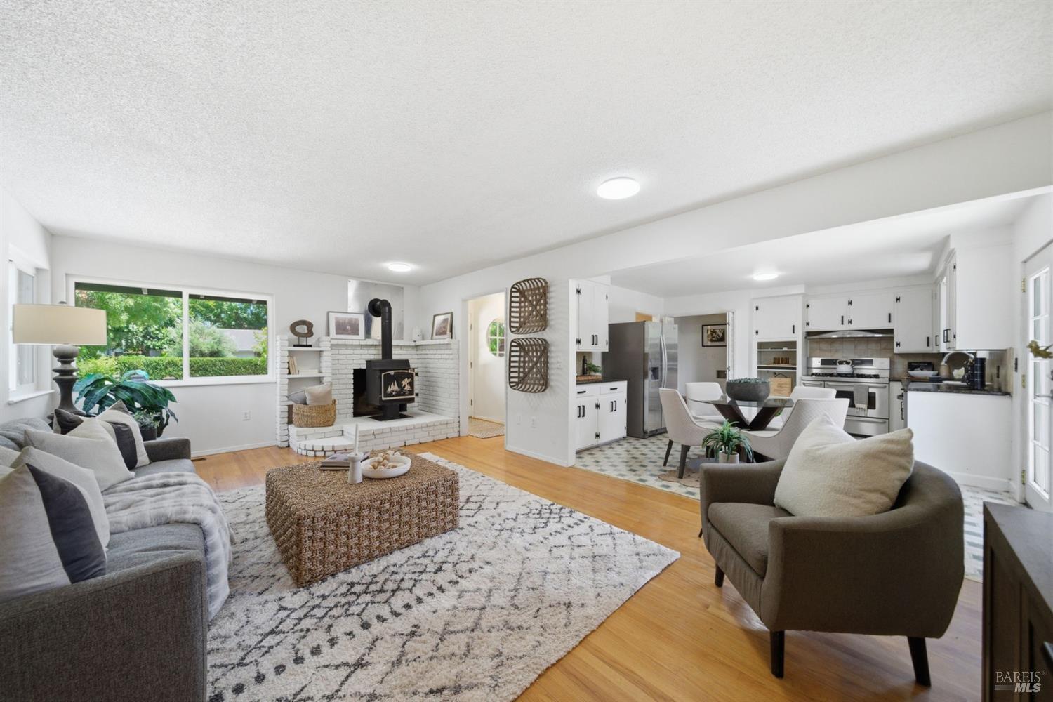 1121 Valley View Street St. Helena CA 94574