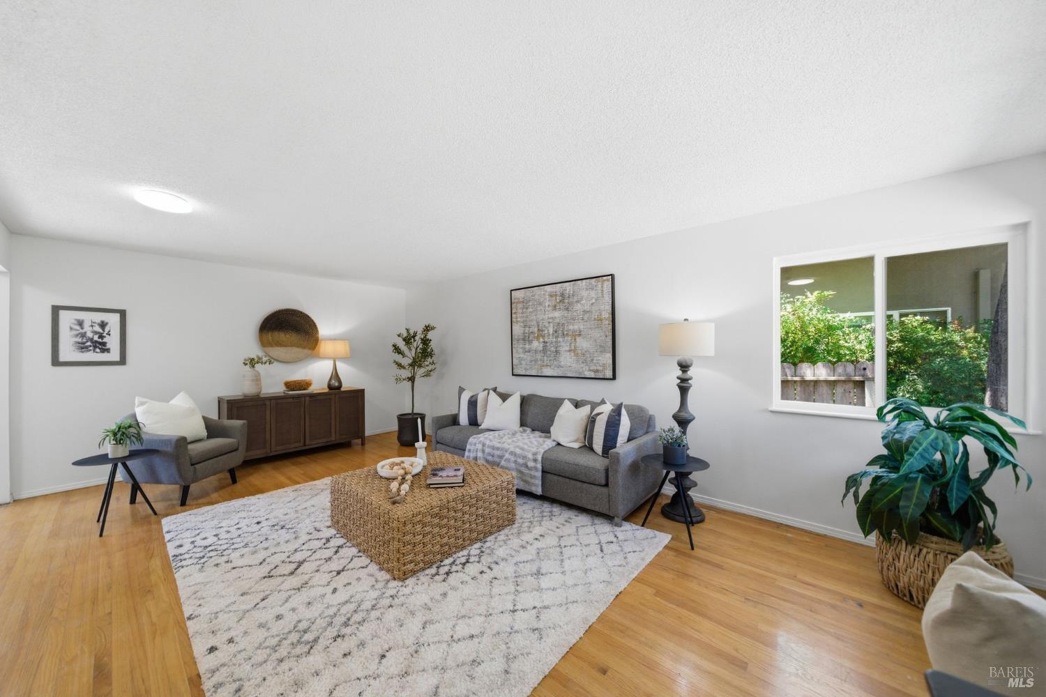 1121 Valley View Street St. Helena CA 94574