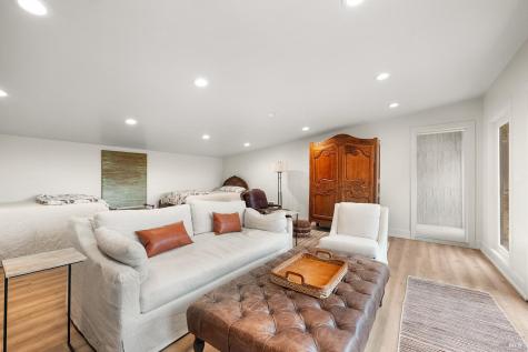 1244 N Fitch Mountain Road Healdsburg CA 95448