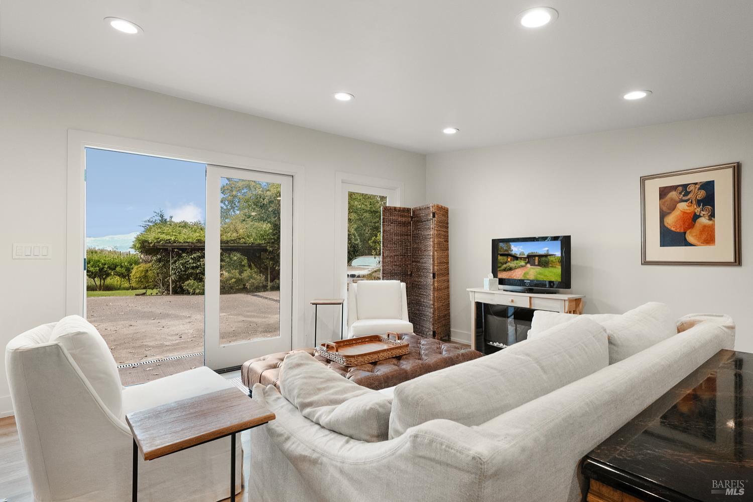 1244 N Fitch Mountain Road Healdsburg CA 95448
