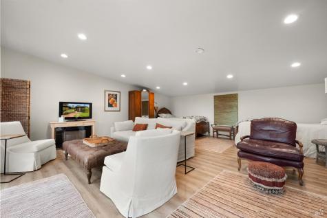 1244 N Fitch Mountain Road Healdsburg CA 95448