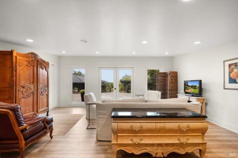 1244 N Fitch Mountain Road Healdsburg CA 95448