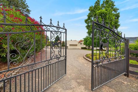 15644 Arnold Drive Sonoma CA 95476