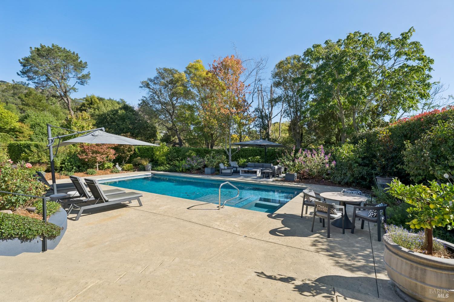 62 Manderly Road San Rafael CA 94901
