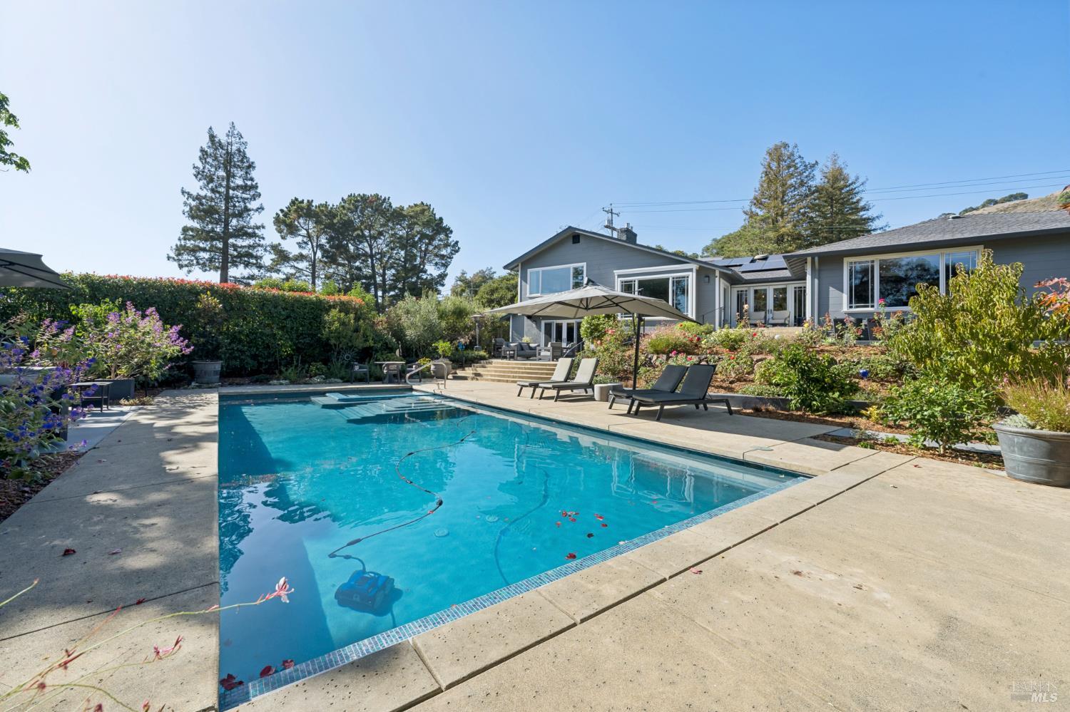62 Manderly Road San Rafael CA 94901