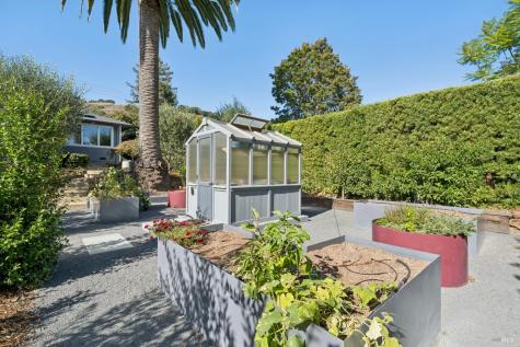 62 Manderly Road San Rafael CA 94901