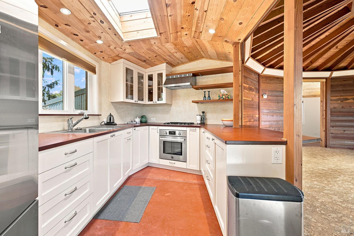 143 Lone Oak Lane Sebastopol CA 95472