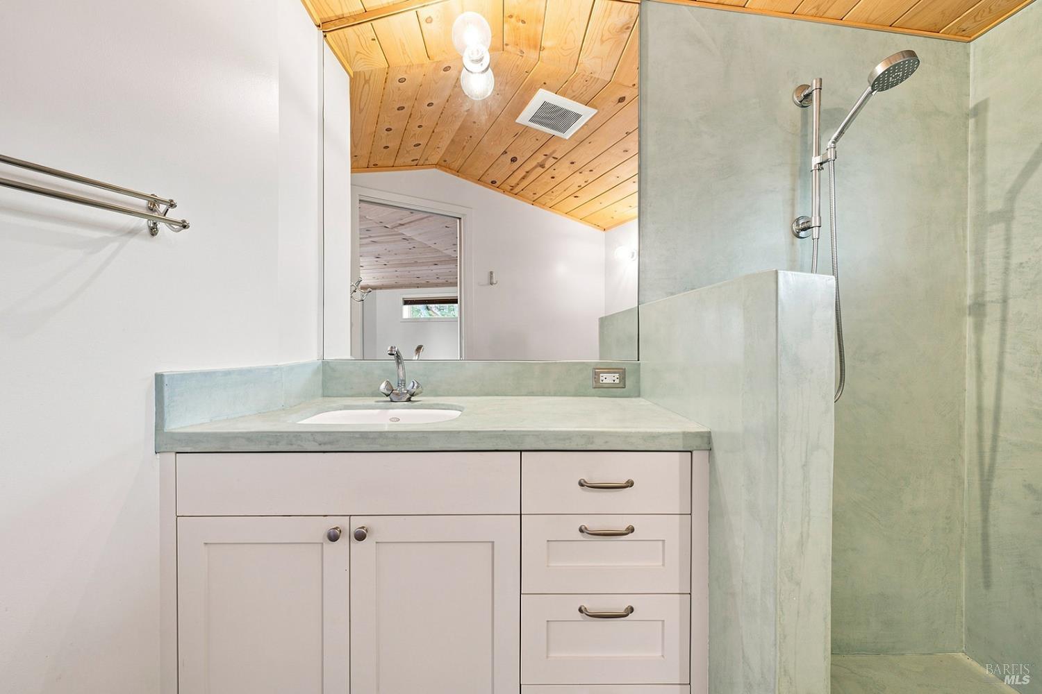 143 Lone Oak Lane Sebastopol CA 95472