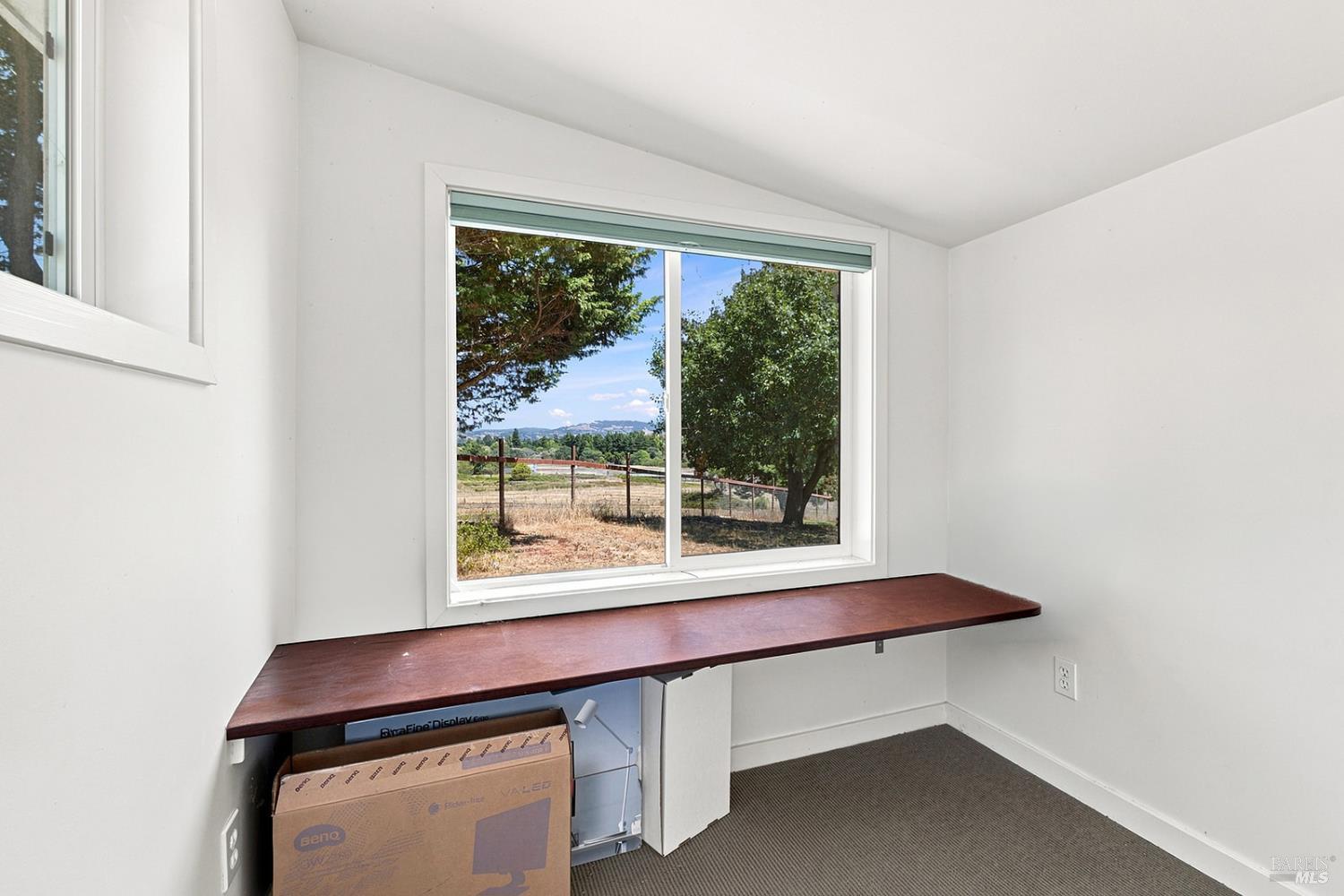 143 Lone Oak Lane Sebastopol CA 95472
