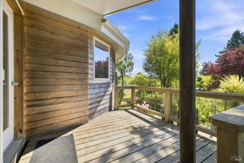 143 Lone Oak Lane Sebastopol CA 95472
