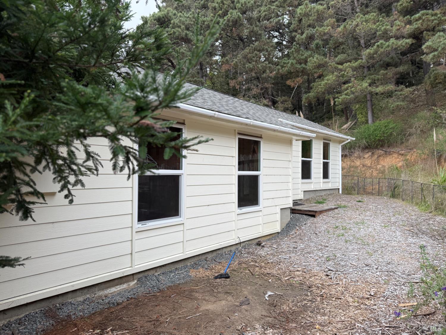 39143 S Highway 1 Way Gualala CA 95445