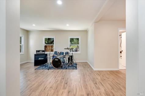 9342 Chalk Hill Road Healdsburg CA 95448