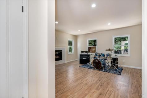 9342 Chalk Hill Road Healdsburg CA 95448