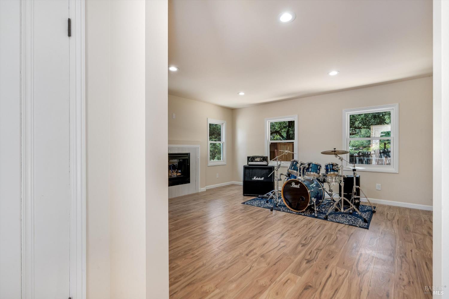 9342 Chalk Hill Road Healdsburg CA 95448