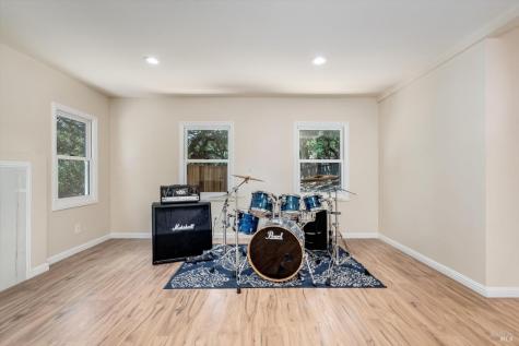 9342 Chalk Hill Road Healdsburg CA 95448