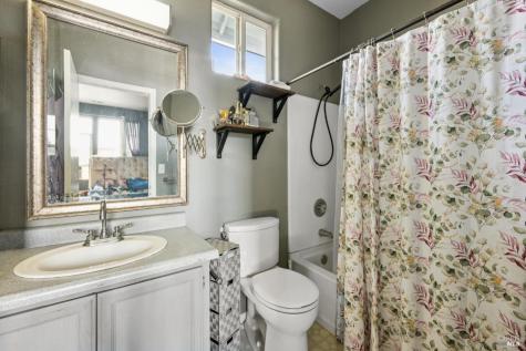 1507 Pinebrook Place Santa Rosa CA 95403