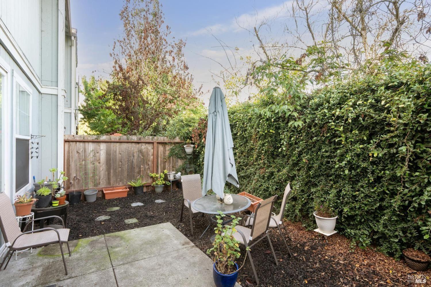1507 Pinebrook Place Santa Rosa CA 95403