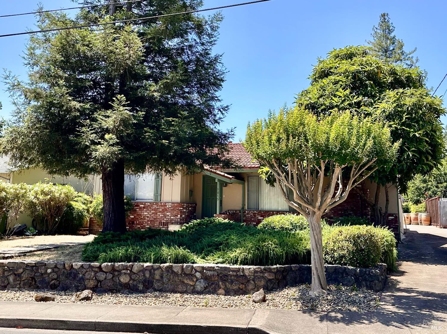 1815 Park Street St. Helena CA 94574