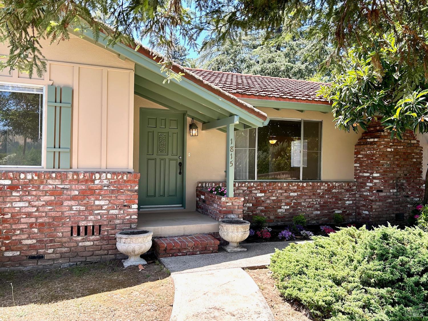 1815 Park Street St. Helena CA 94574