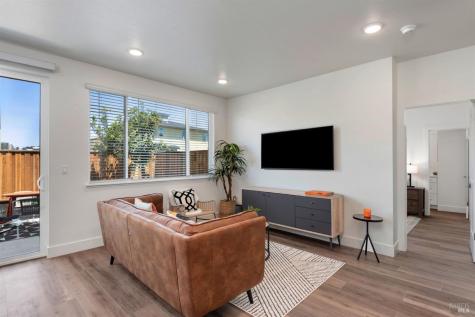 1480 Wrigley Avenue Santa Rosa CA 95407