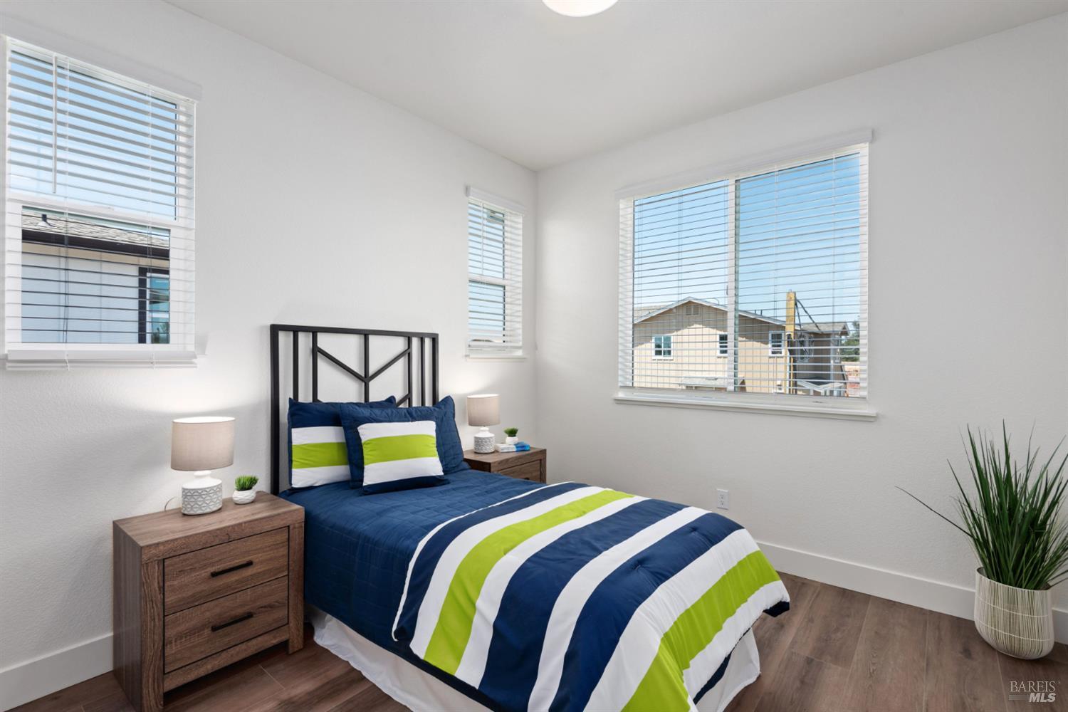 1480 Wrigley Avenue Santa Rosa CA 95407