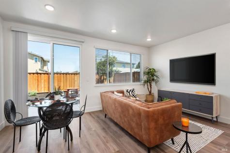 1480 Wrigley Avenue Santa Rosa CA 95407