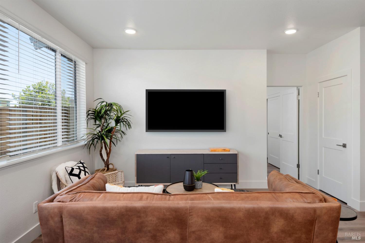 1480 Wrigley Avenue Santa Rosa CA 95407