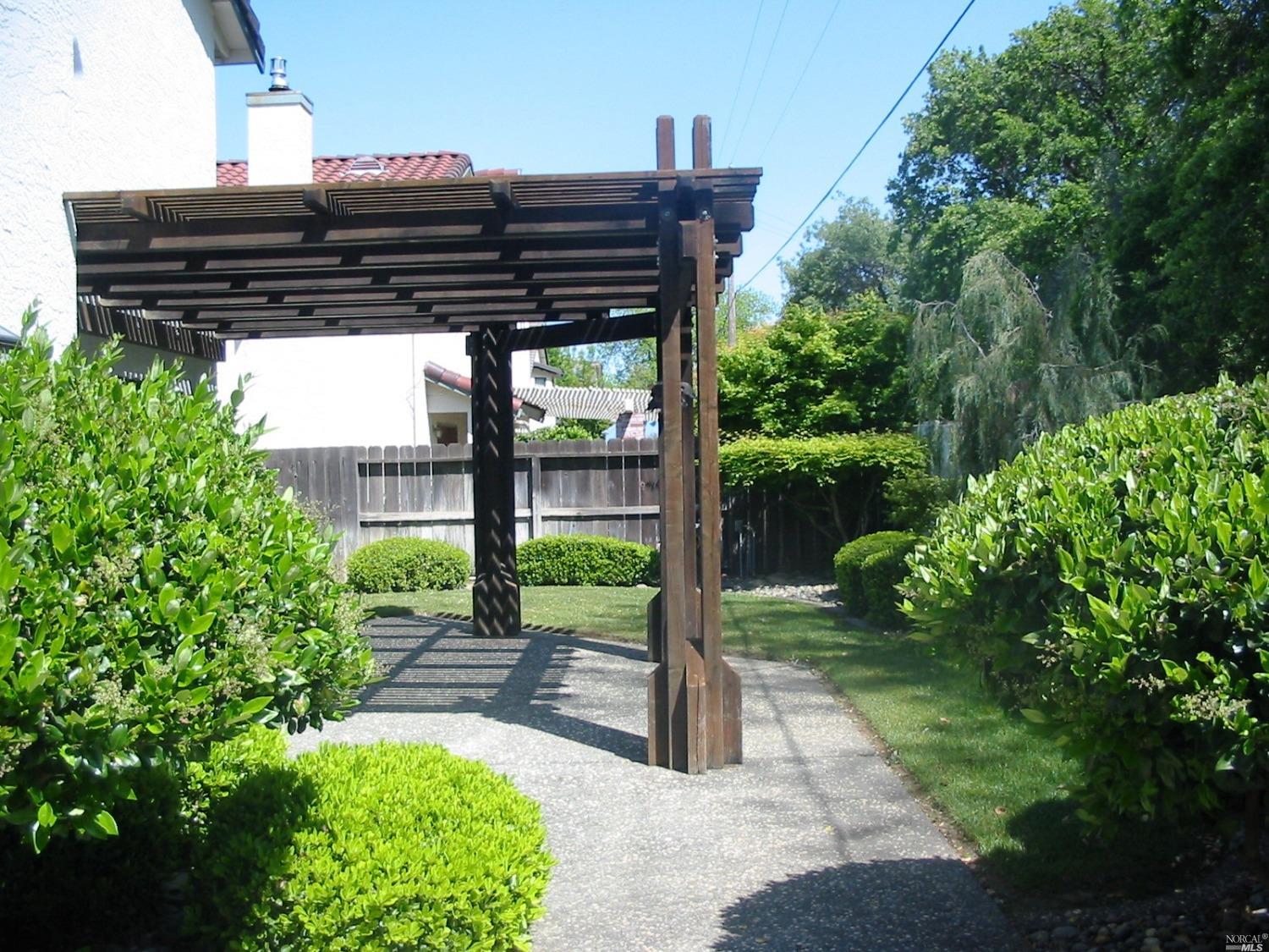 531 Shady Glen Avenue Vacaville CA 95688