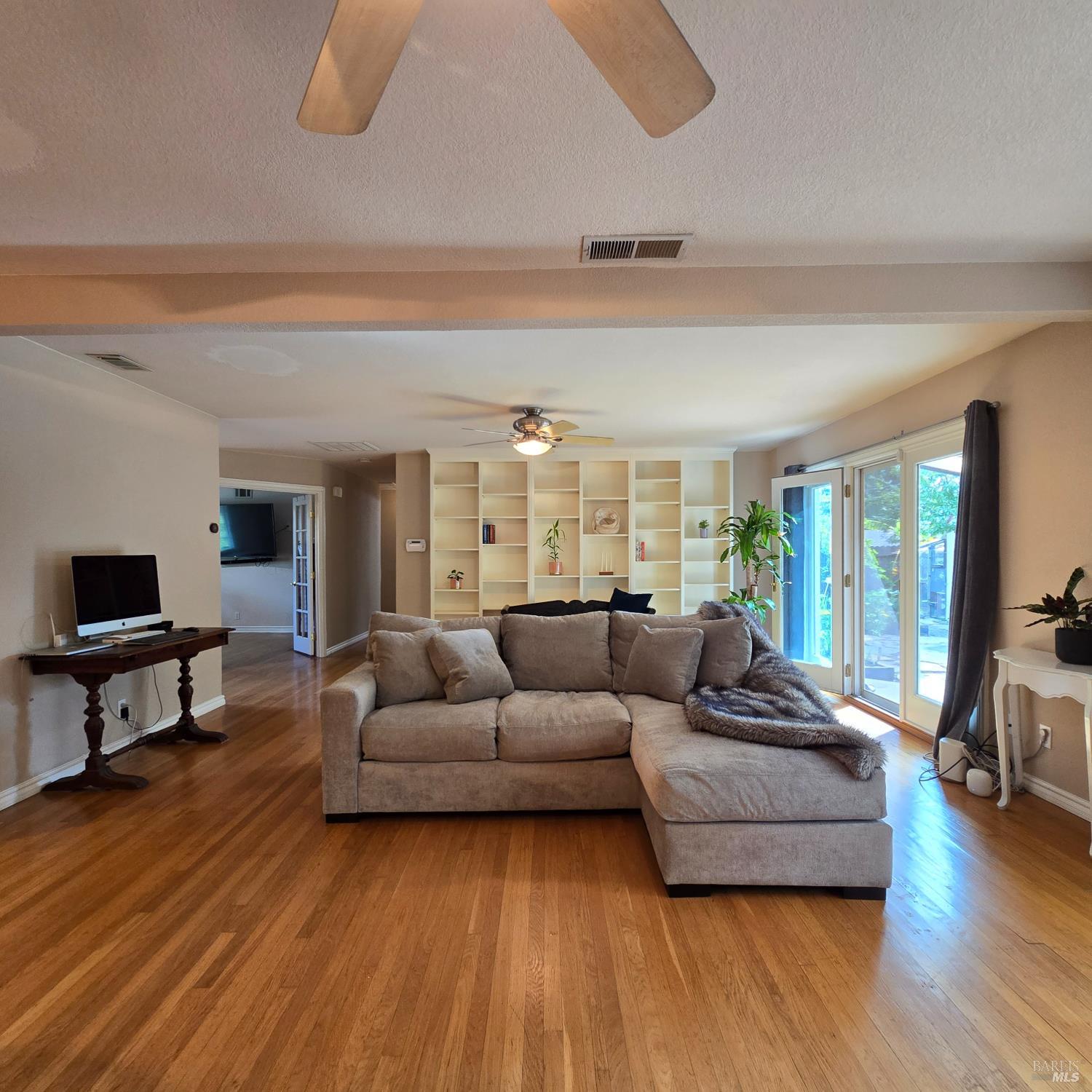 480 Meadowview Drive Vacaville CA 95688