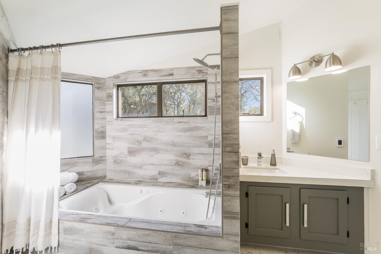 705 Chiquita Road Healdsburg CA 95448