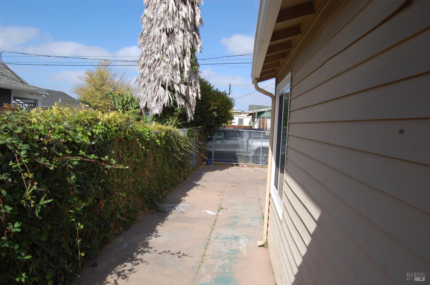 1146 70th Avenue Oakland CA 94621