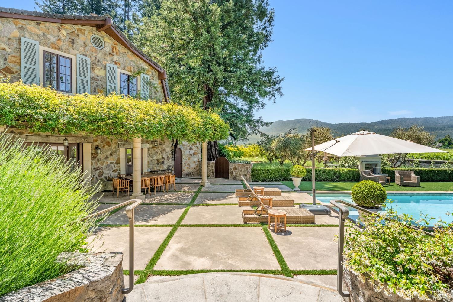 999 Mee Lane St. Helena CA 94574