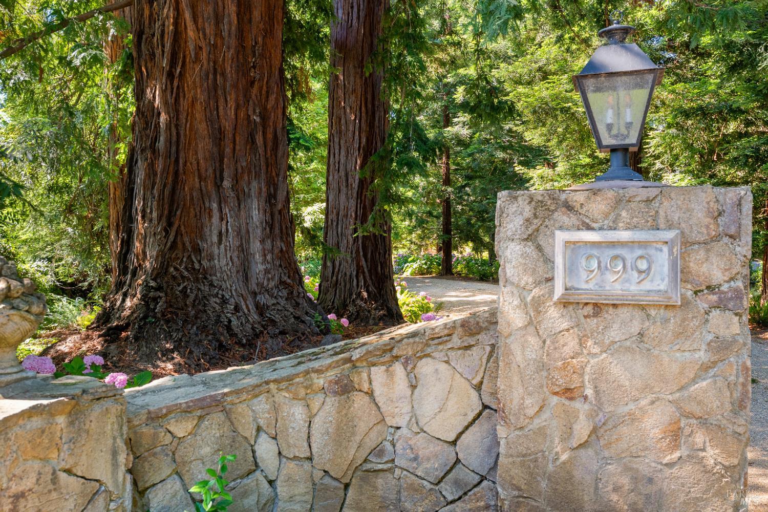 999 Mee Lane St. Helena CA 94574