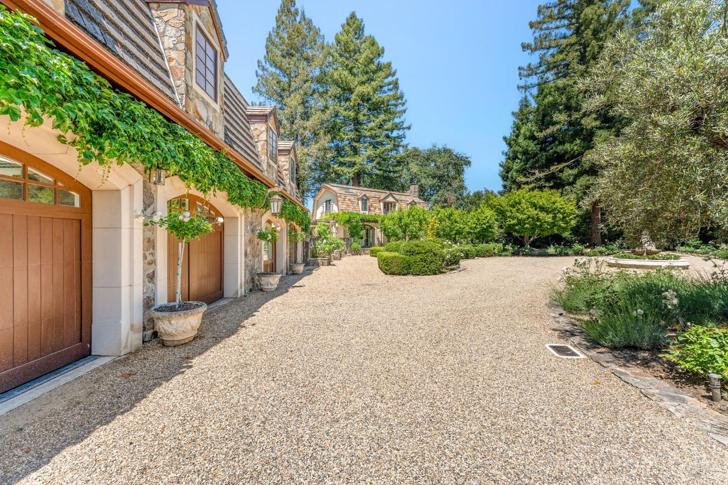 999 Mee Lane St. Helena CA 94574