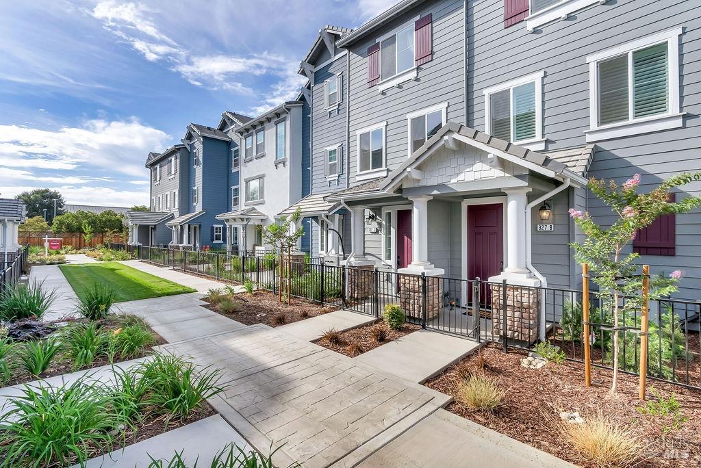 327 Pear Tree Lane Napa CA 94558