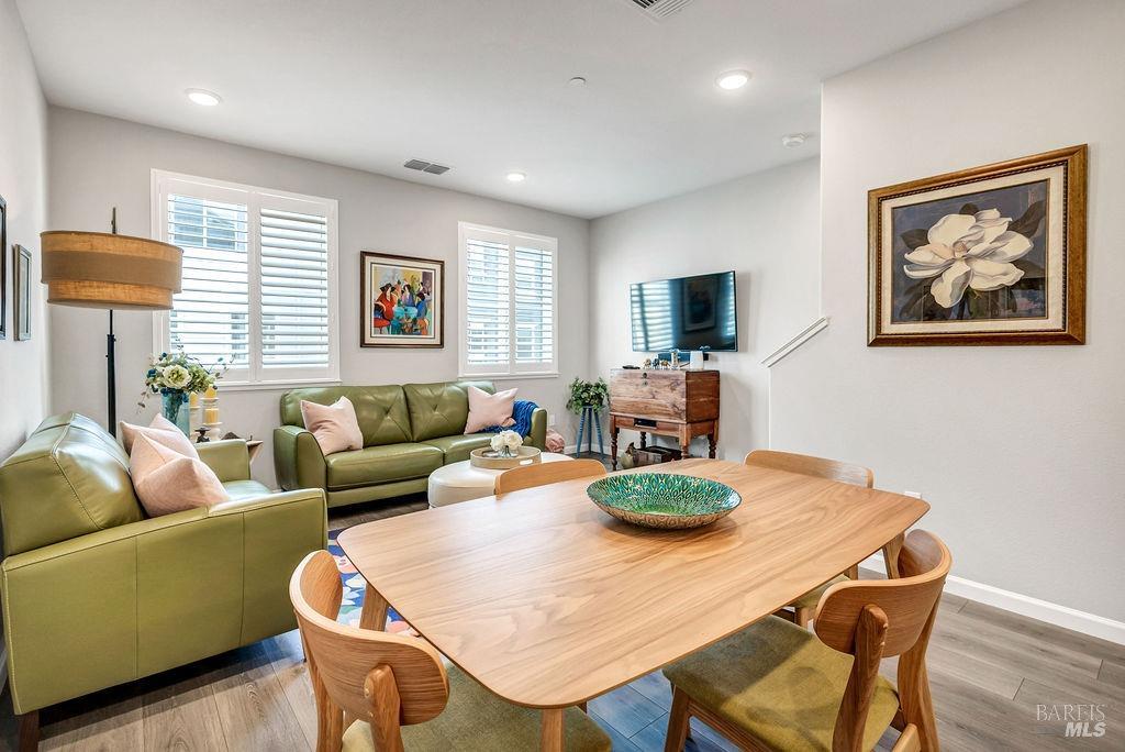 327 Pear Tree Lane Napa CA 94558