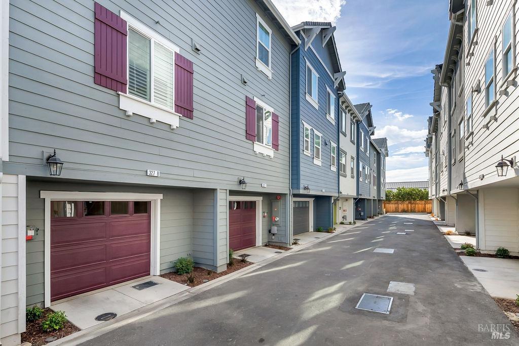 327 Pear Tree Lane Napa CA 94558