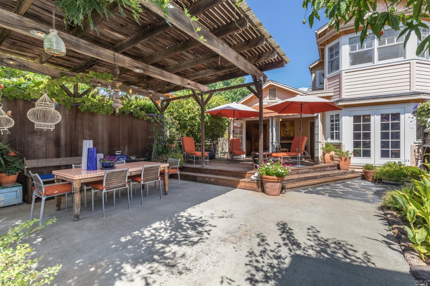1655 Scott Street St. Helena CA 94574