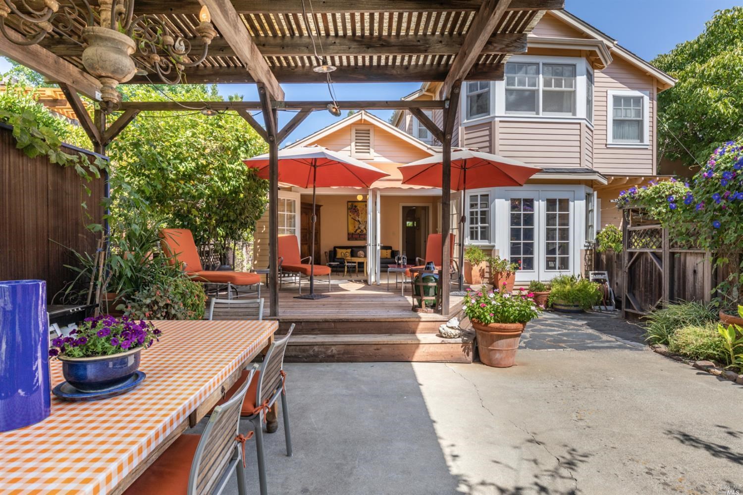 1655 Scott Street St. Helena CA 94574